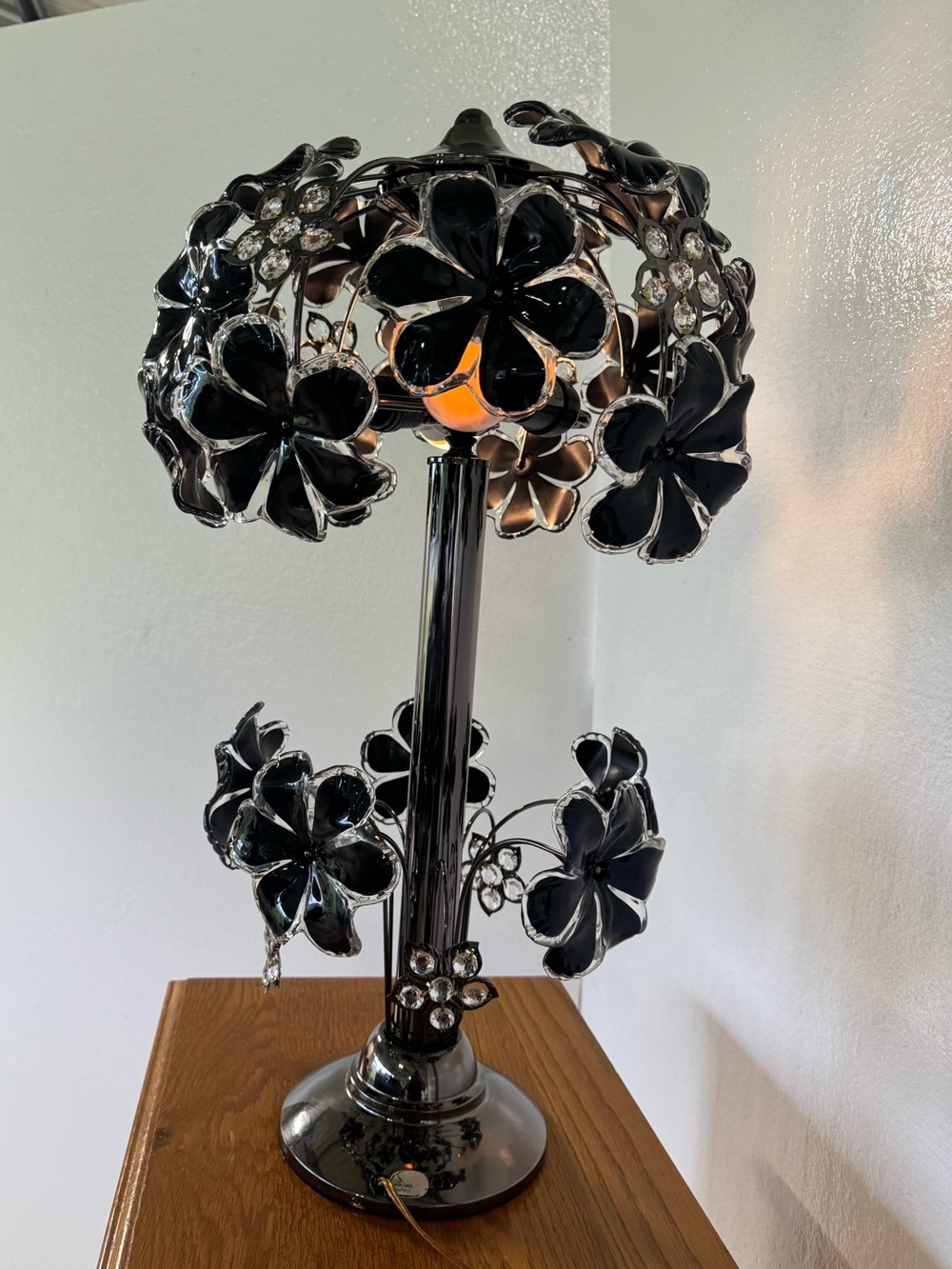 LUCITE TOPIARY FLOWER LAMP - Picture 6 of 8